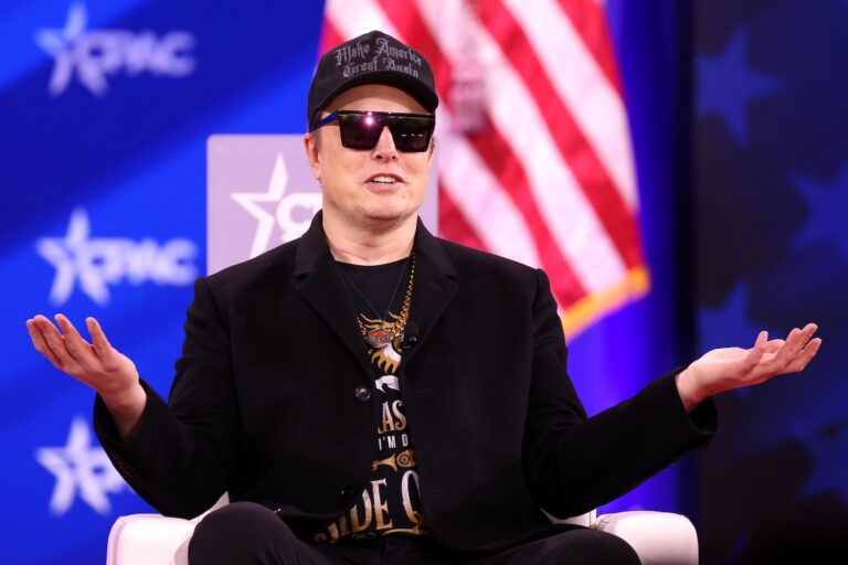 Elon Musk Makes History as First Person to Hit $500B Net Worth