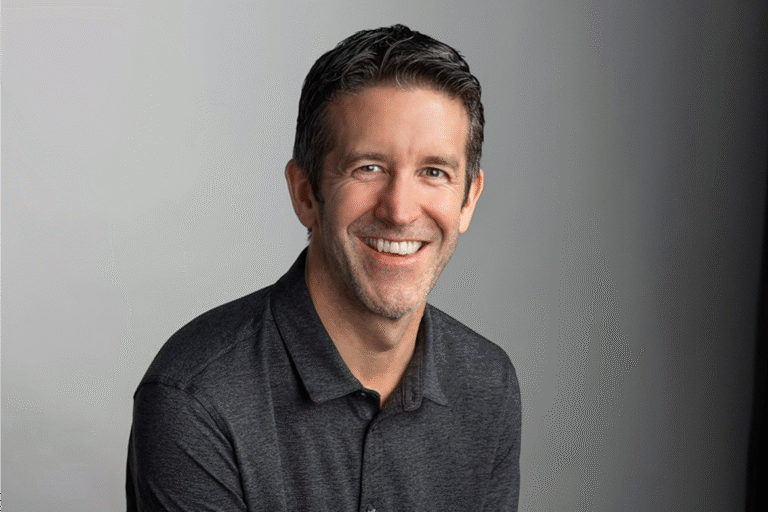 Apple’s Next CEO Faces Growing Pressure to Catch Up in AI