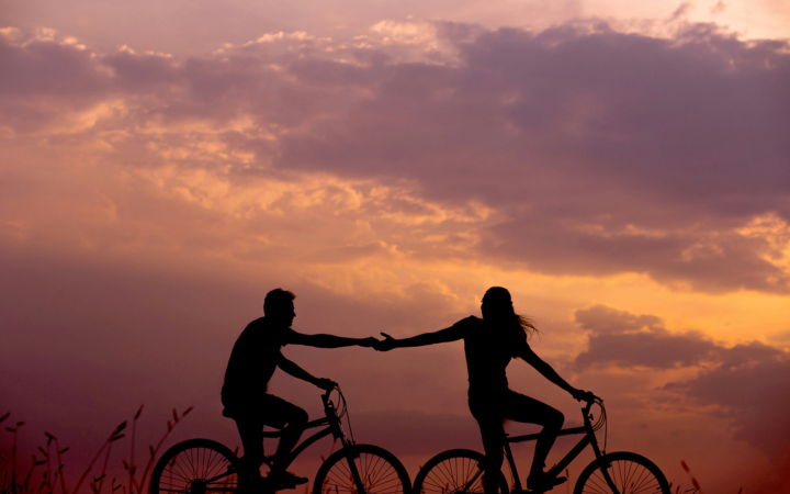 Study Finds One in Seven Young Adults in Relationships Use AI Romantic Companions