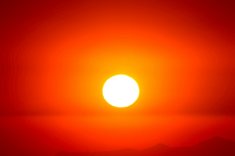 Extreme Heat and Severe Weather Emerge as Threats to AI Data Centers