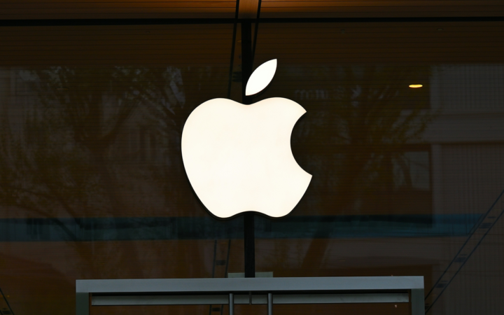 Apple Shares Drop 3% After WWDC as Analysts Flag Missing Siri AI Release Date