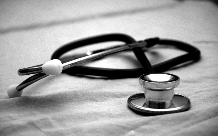 Anthropic and OpenEvidence Partner to Bring Free Medical AI to Dozens Of Countries