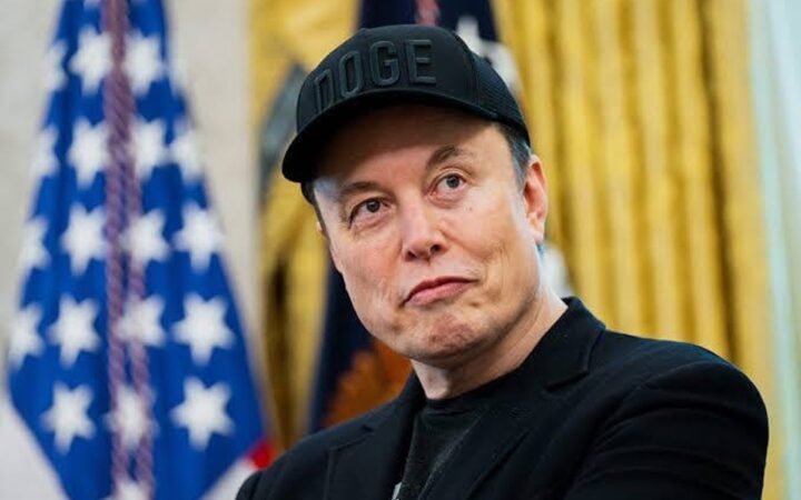 Elon Musk Predicts Universal High Income From AI and Robots