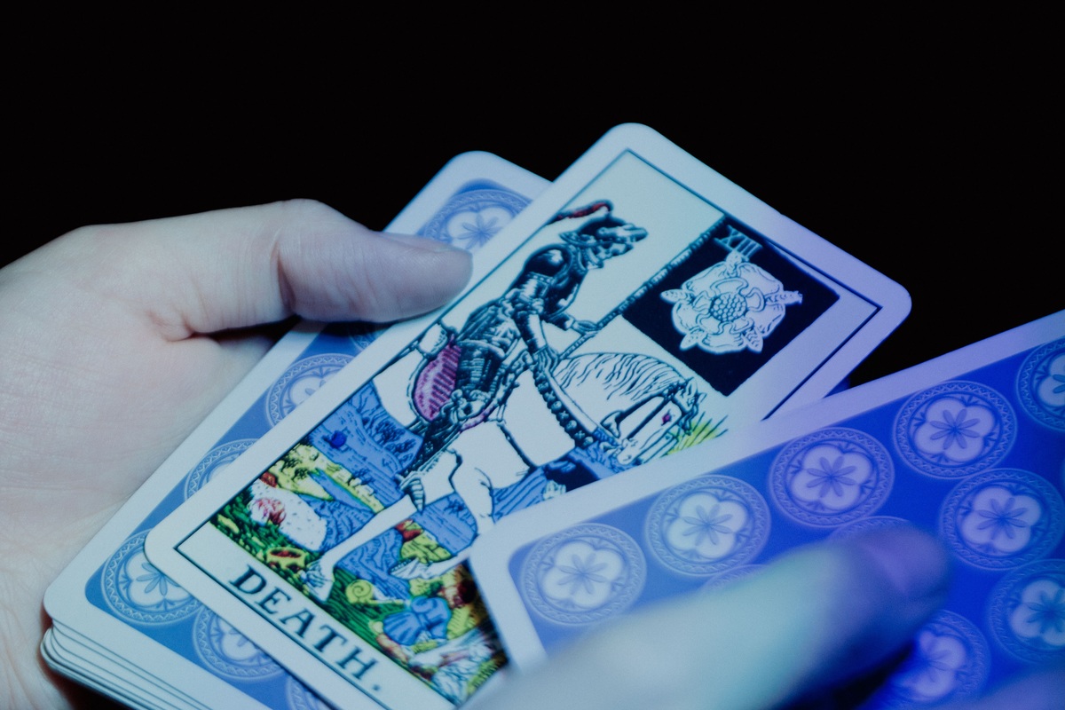 AI Fortune-Tellers Are Here. Human Psychics Are Selling ‘No AI’ Readings