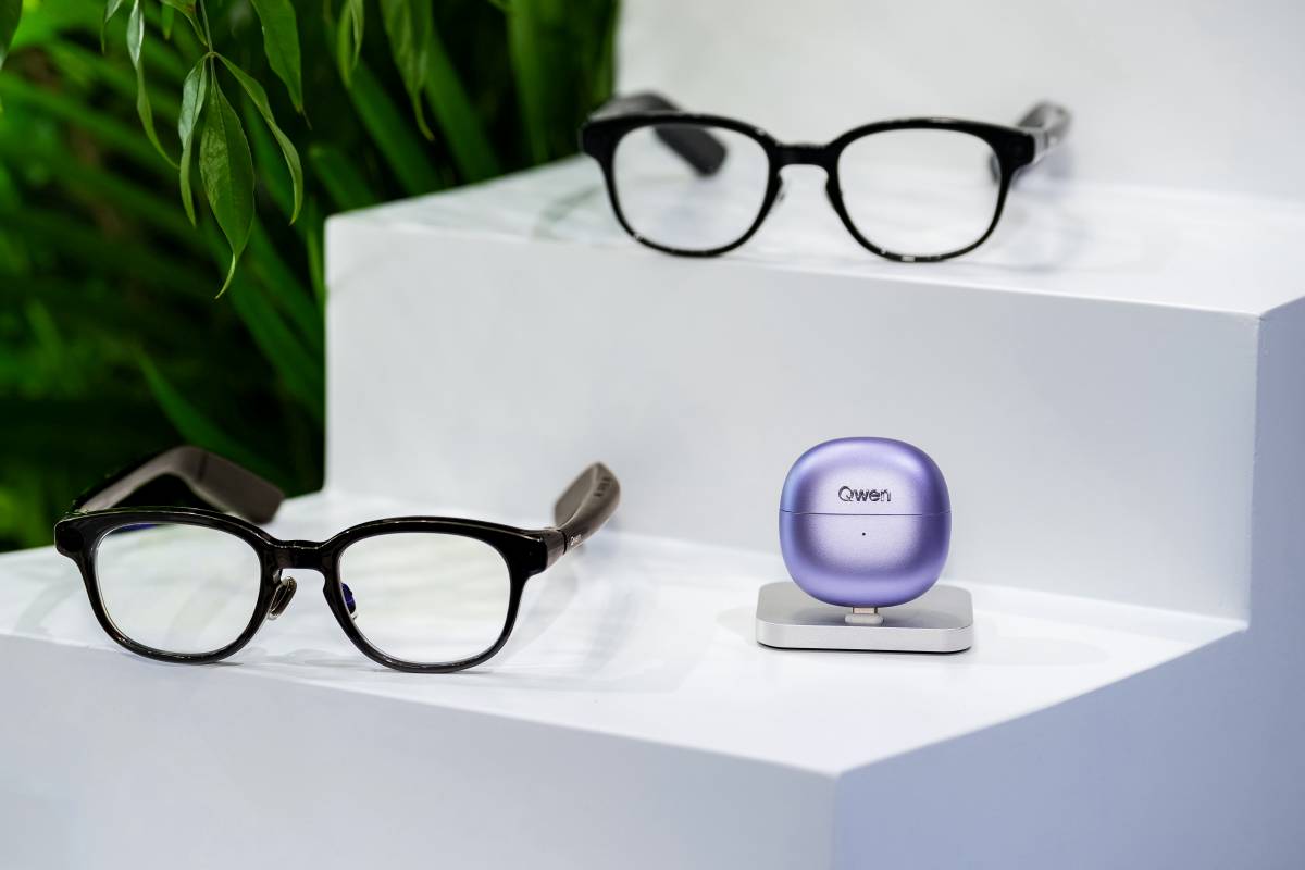 Alibaba Launches Qwen Glasses N1 With Eye Tracking on Pro
