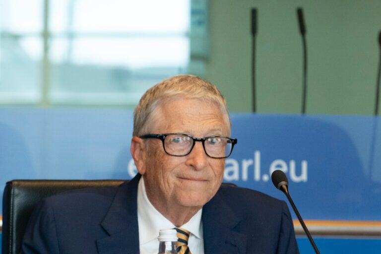 Bill Gates Says Some May Choose an ‘Amish’ Path as AI Advances