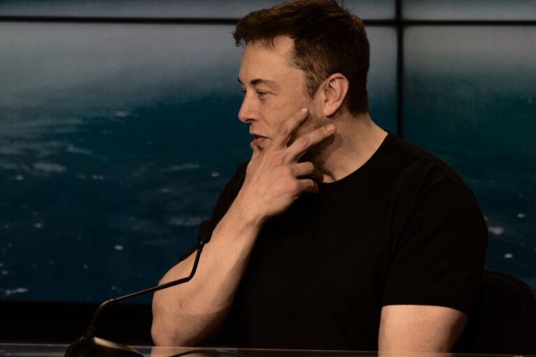 Elon Musk Says AI and Robots Could Make Money Irrelevant