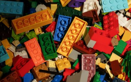Musk’s Grok LEGO Demo Sparks a Disputed Cancellation Claim