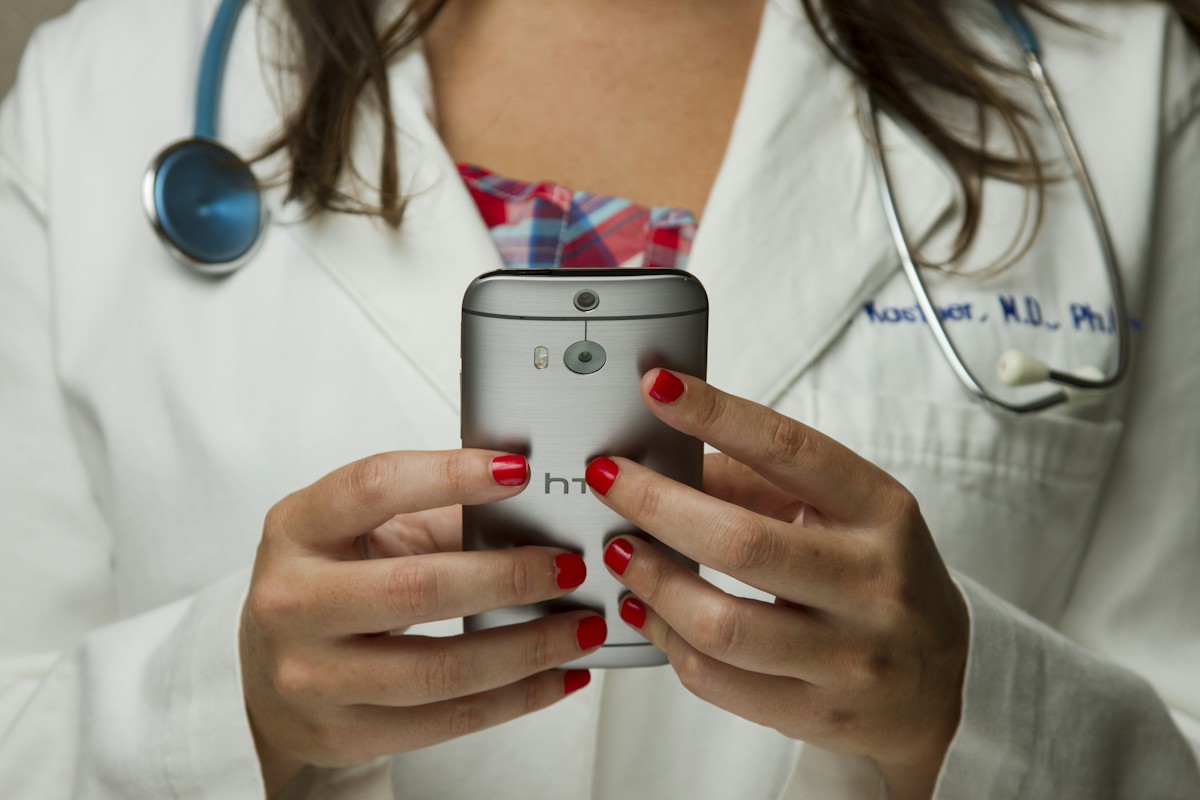AI Tool Estimates Cancer Survival Risk From a Face Photo