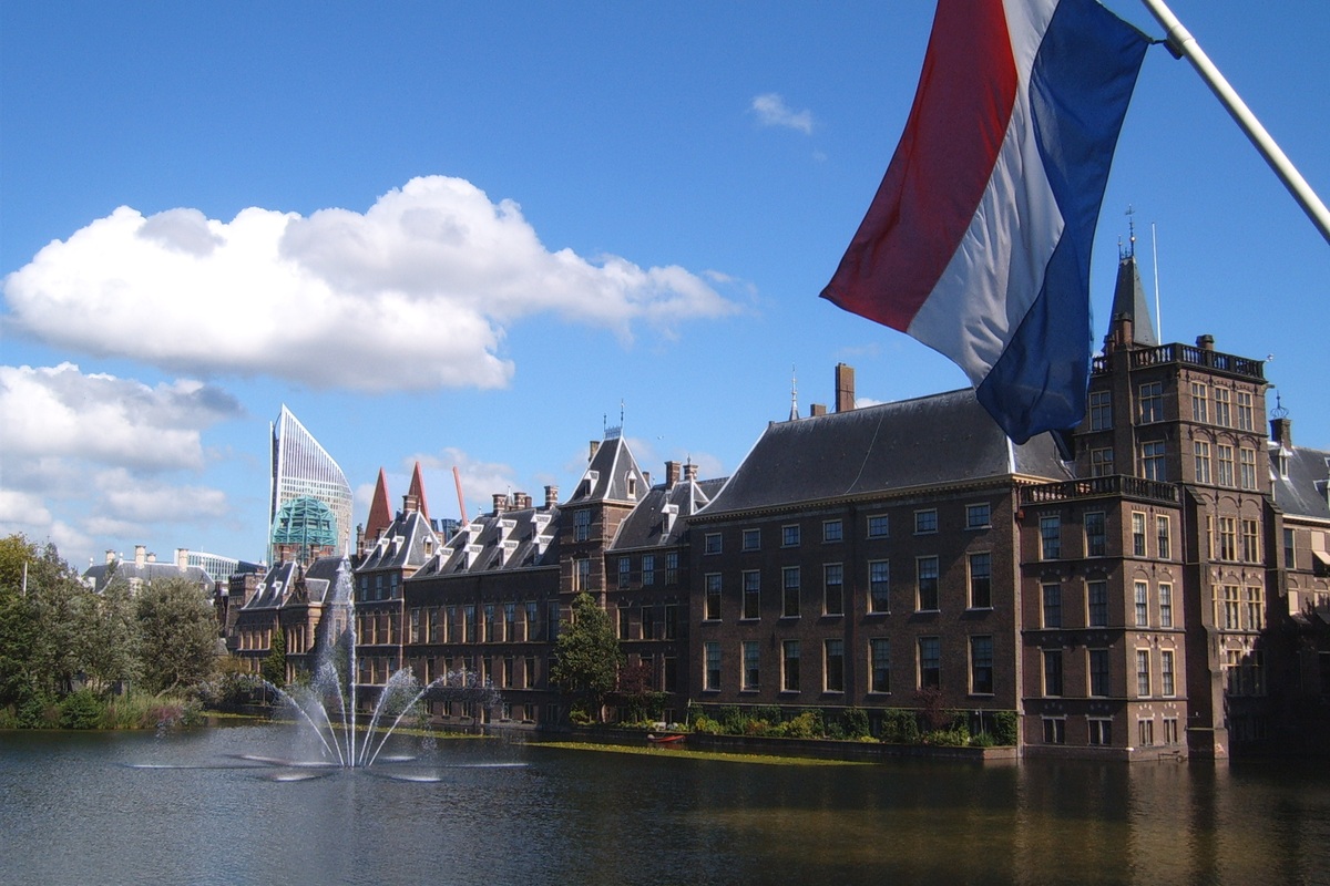 Netherlands Eyes 25,000 Government Job Cuts, With AI Part of the Plan